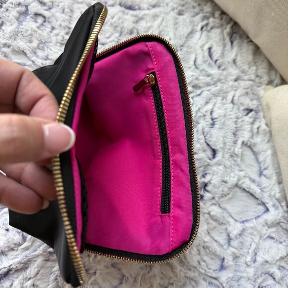 KUSSHI Everyday Makeup Bag - Black - Picture 4 of 7